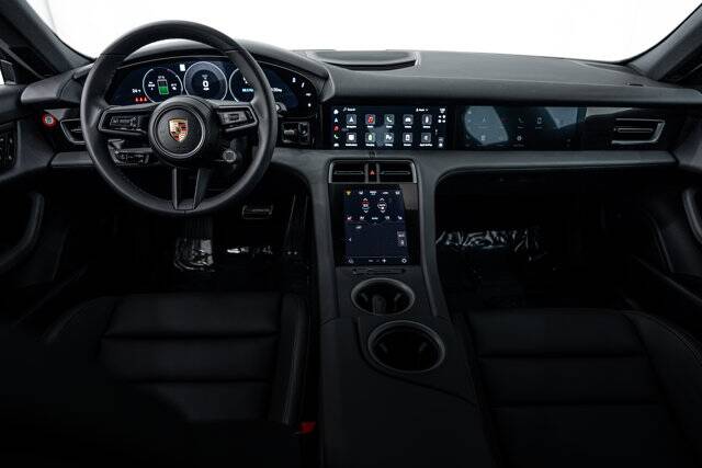 2025 Taycan 4 picture #25