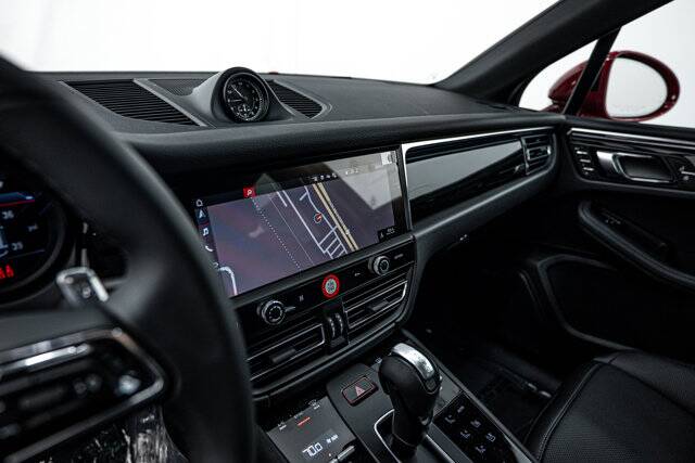 2026 Macan picture #15