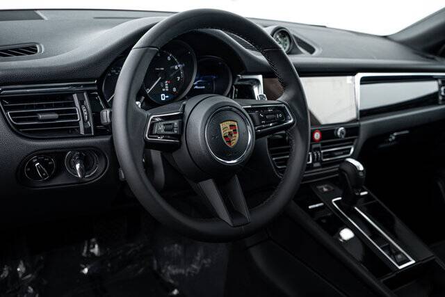 2026 Macan picture #16