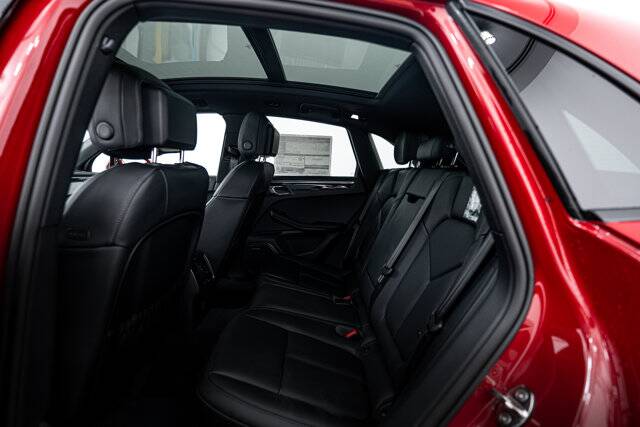 2026 Macan picture #22