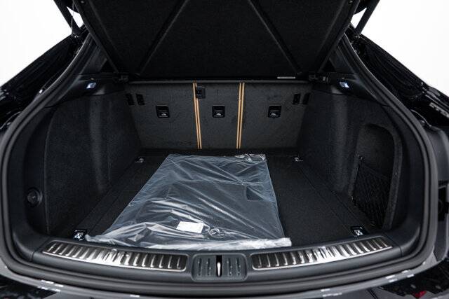 2026 Macan picture #13