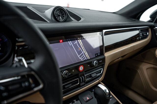 2026 Macan picture #16