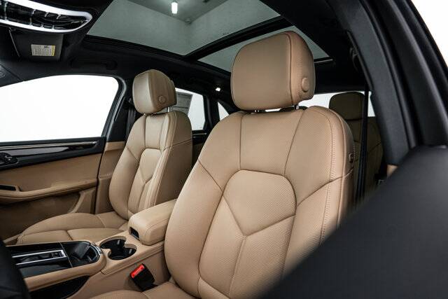 2026 Macan picture #22