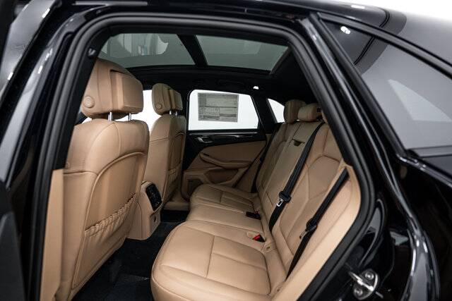 2026 Macan picture #24