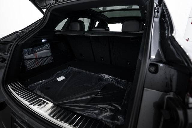 2026 Cayenne picture #14