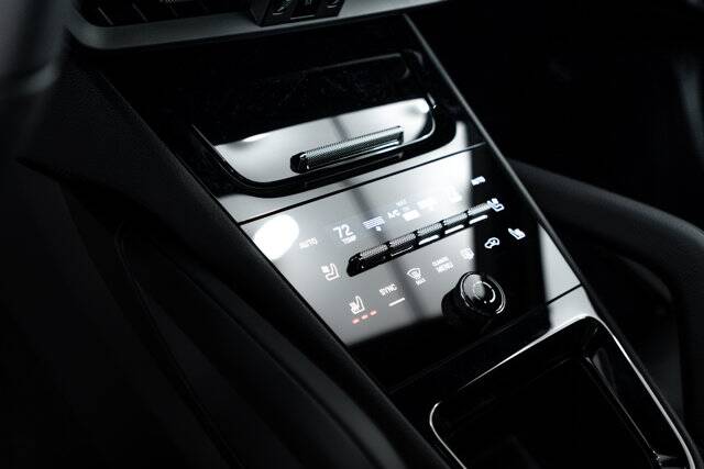 2026 Cayenne picture #16