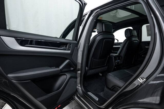 2026 Cayenne picture #23