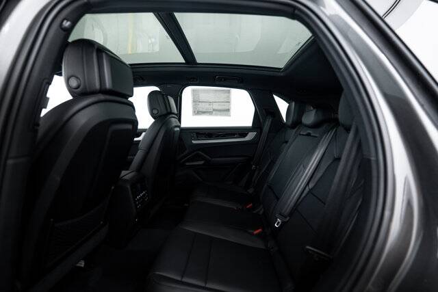2026 Cayenne picture #24