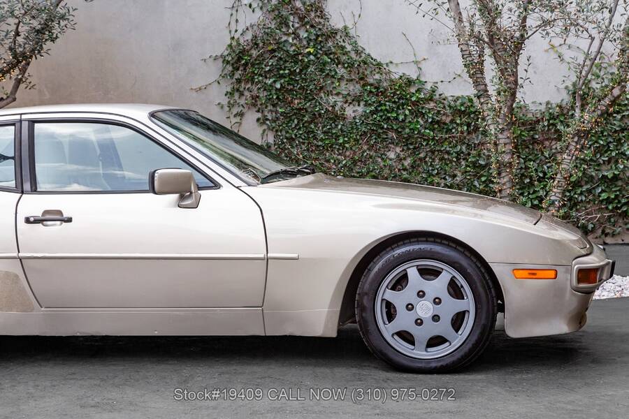 1989 944 picture #11