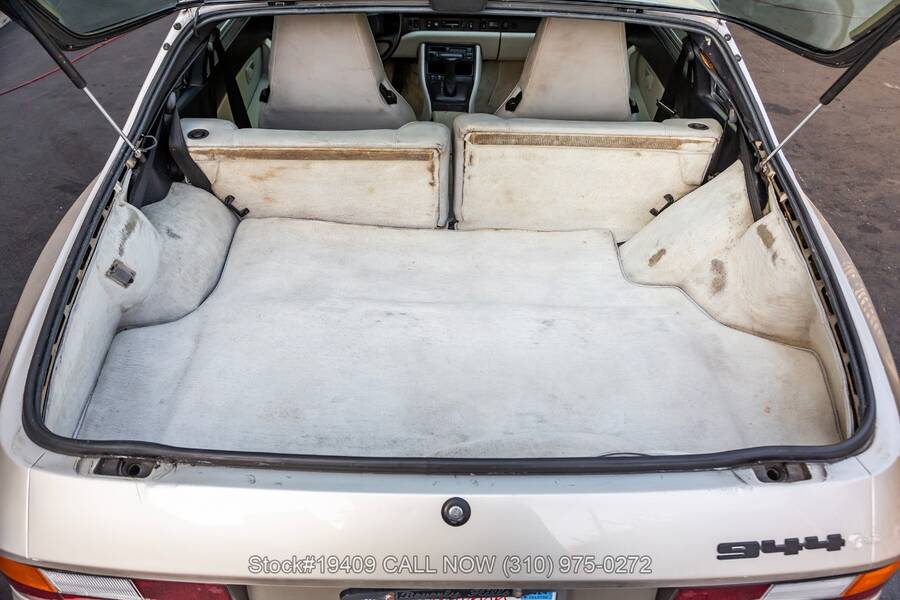 1989 944 picture #25