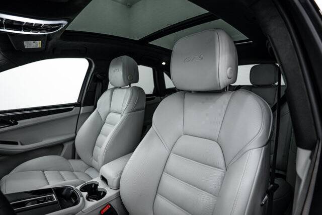 2025 Macan GTS picture #21