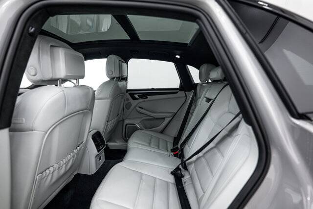 2025 Macan GTS picture #23