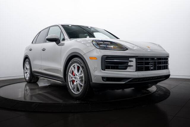 2025 Cayenne S picture #9