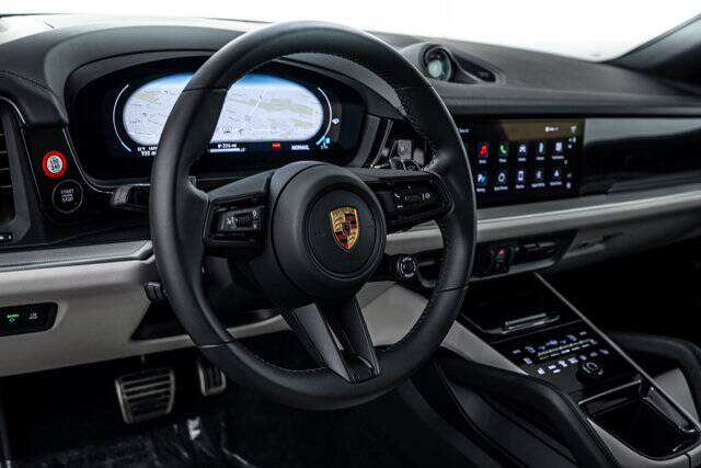 2025 Cayenne S picture #14