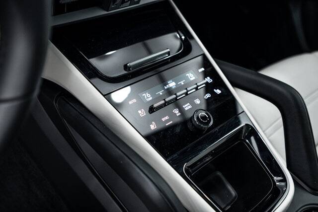 2025 Cayenne S picture #15