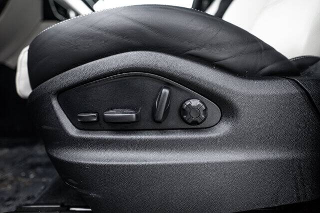 2025 Cayenne S picture #20