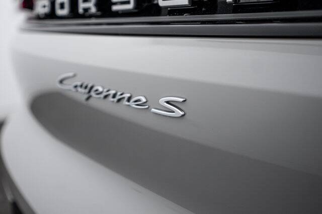 2025 Cayenne S picture #27