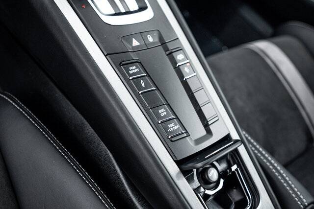 2018 911 GT3 picture #17