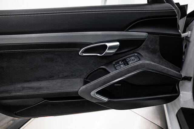 2018 911 GT3 picture #18