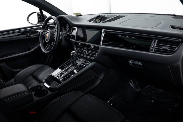 2023 Macan T picture #12