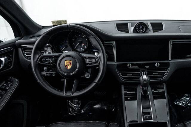 2023 Macan T picture #13