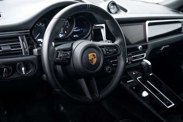 2023 Macan T picture #14