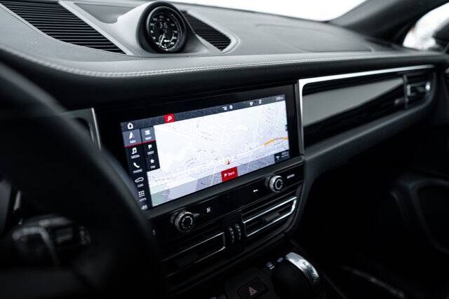 2023 Macan T picture #16