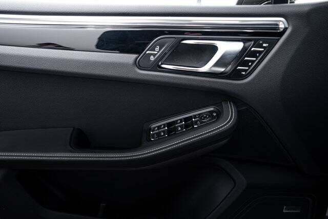 2023 Macan T picture #17