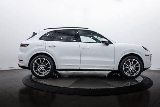 2025 Cayenne picture #8