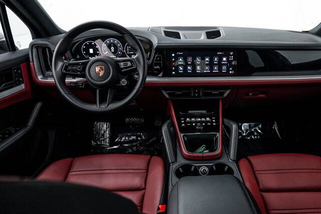 2025 Cayenne picture #26