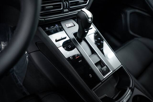 2026 Macan picture #14