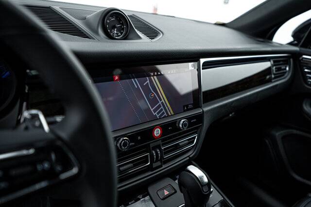 2026 Macan picture #15