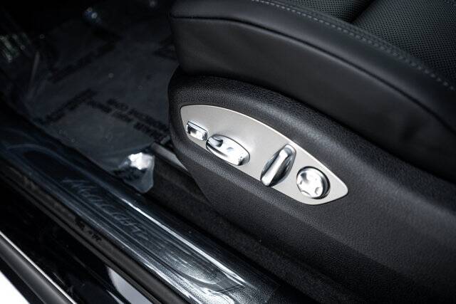 2026 Macan picture #20