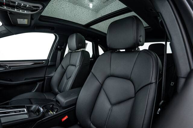 2026 Macan picture #21