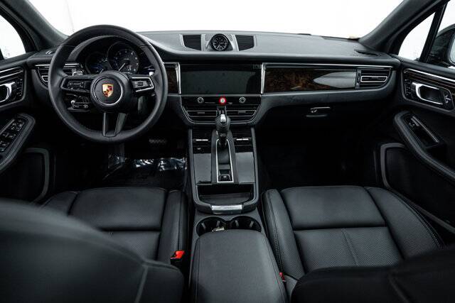 2026 Macan picture #24