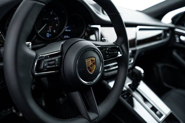 2026 Macan picture #26