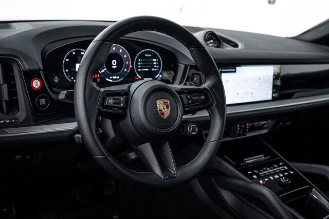 2025 Cayenne picture #16