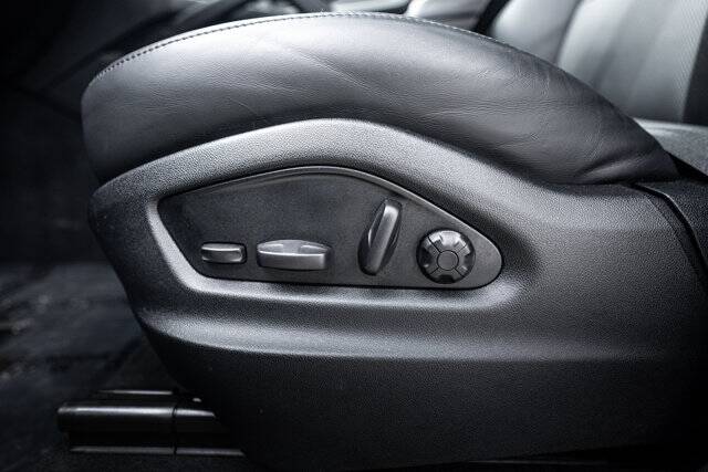 2025 Cayenne picture #22