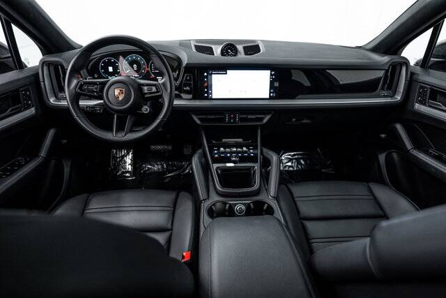 2025 Cayenne picture #26