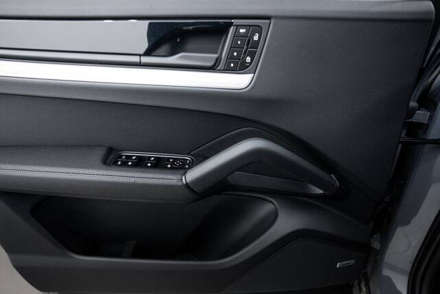 2026 Cayenne picture #19