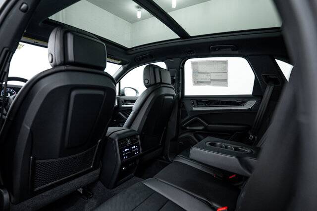 2026 Cayenne picture #25