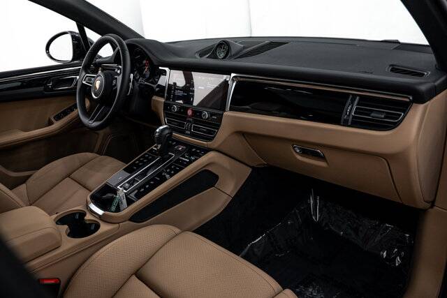 2026 Macan picture #12