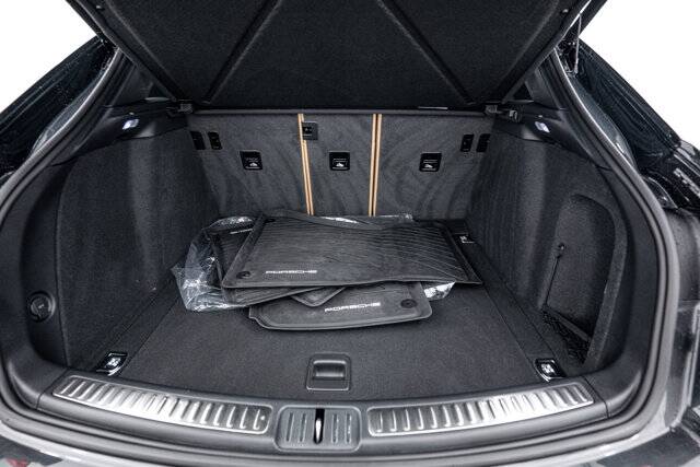 2026 Macan picture #14