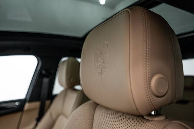 2026 Macan picture #21