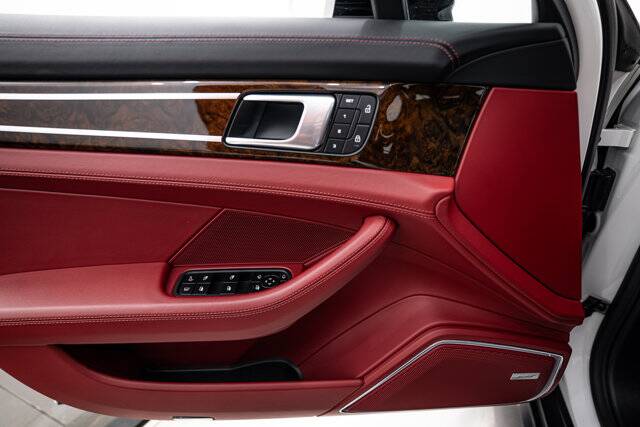 2022 Panamera 4 E-Hybrid picture #16