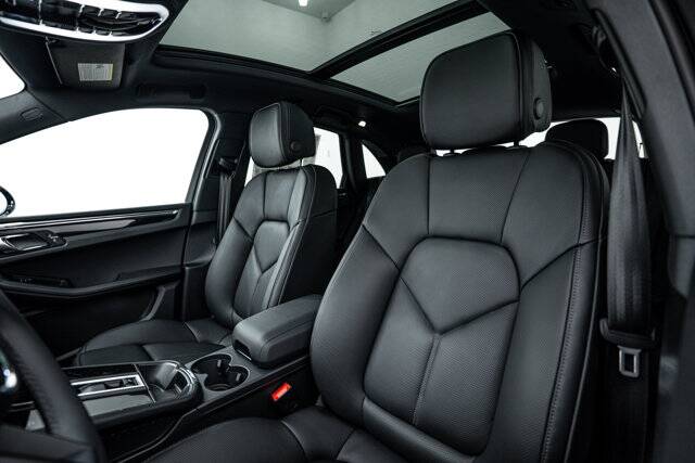 2026 Macan picture #14