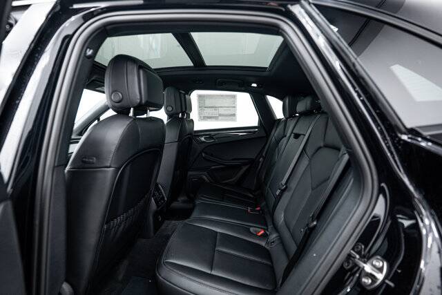 2026 Macan picture #21