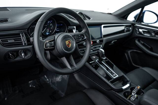 2026 Macan picture #4