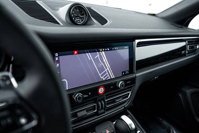 2026 Macan picture #17