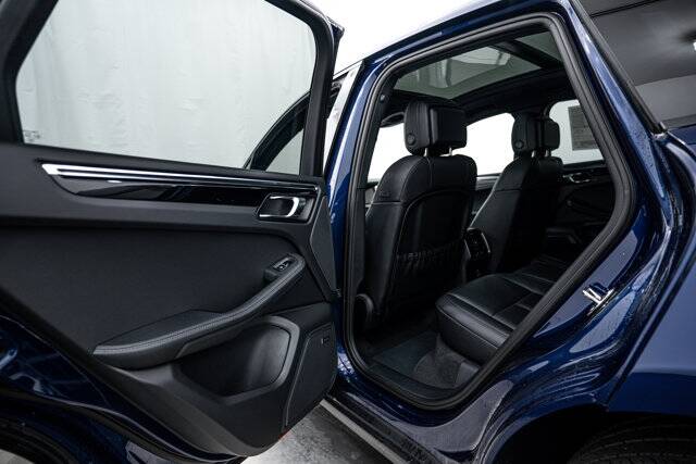 2026 Macan picture #24